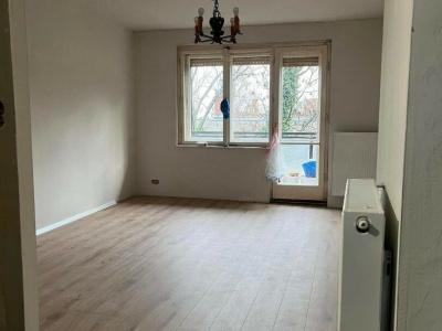 52 renovated and emptied 2nd floor flat with 5 m2 balcony in the 12th district!