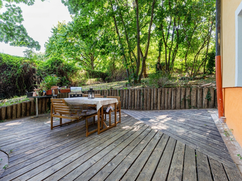 Enjoy your own garden of this fresh and youthful 62 m2 renovated flat on Orbánhegy, 12th district!