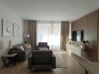 Bright 3 room flat on 78 m2 close to Astoria in the 5th district!